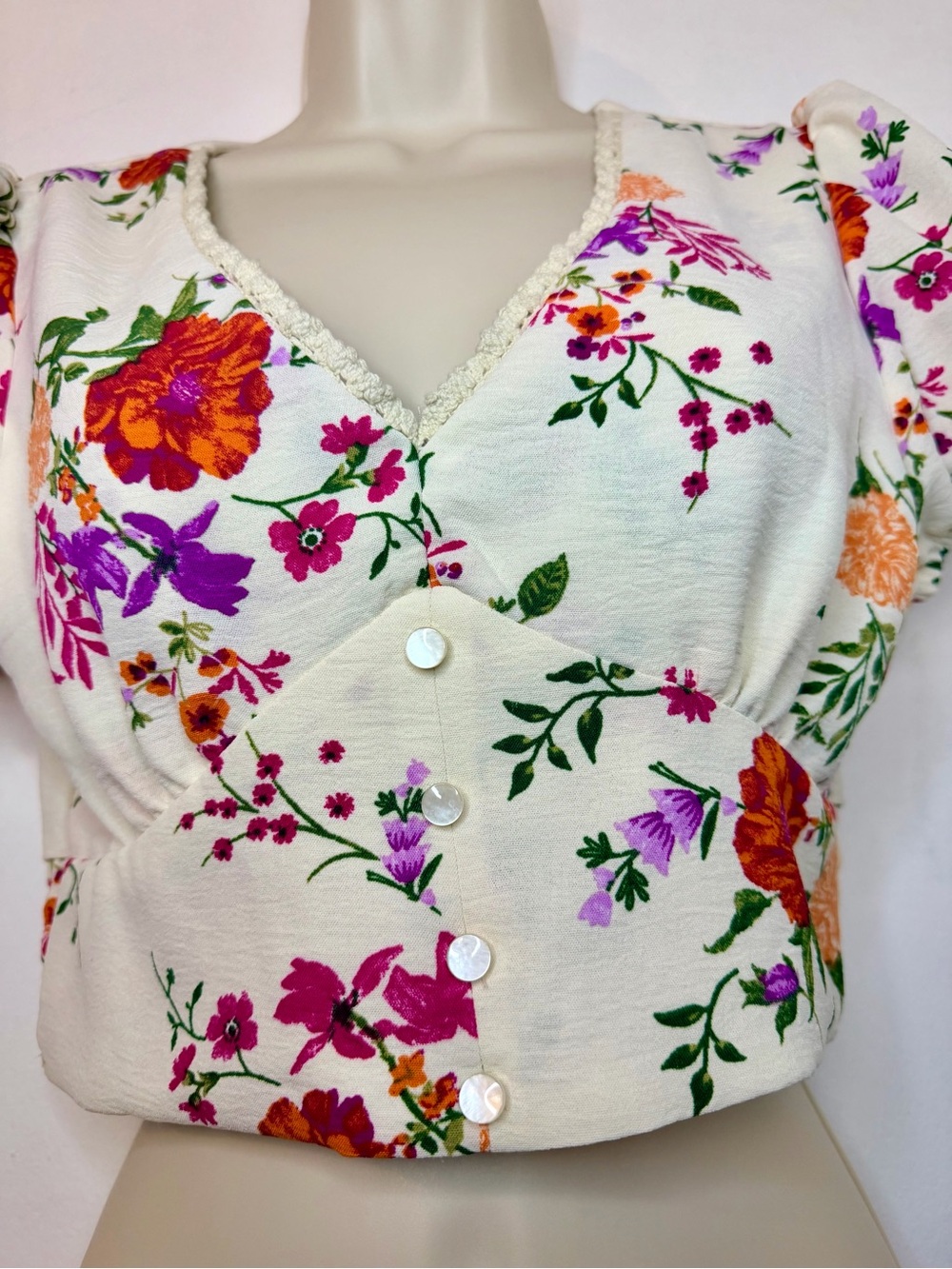 Monteau Los Angeles Floral Crop Top Size S Puff Sleeve V-Neck Cottagecore - Picture 6 of 9
